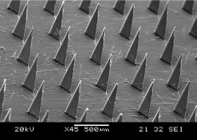 micropoint-SEM-micrograph-plastic-injection