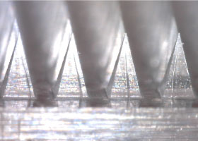 micropoint-ploymeric-microneedles-PEGDA